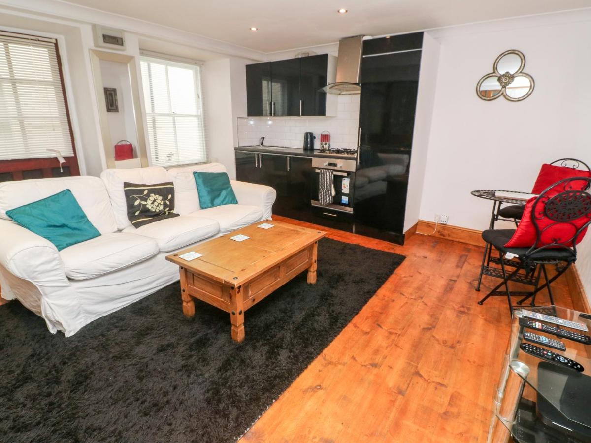 Maia House Apartment Пенрин Екстериор снимка
