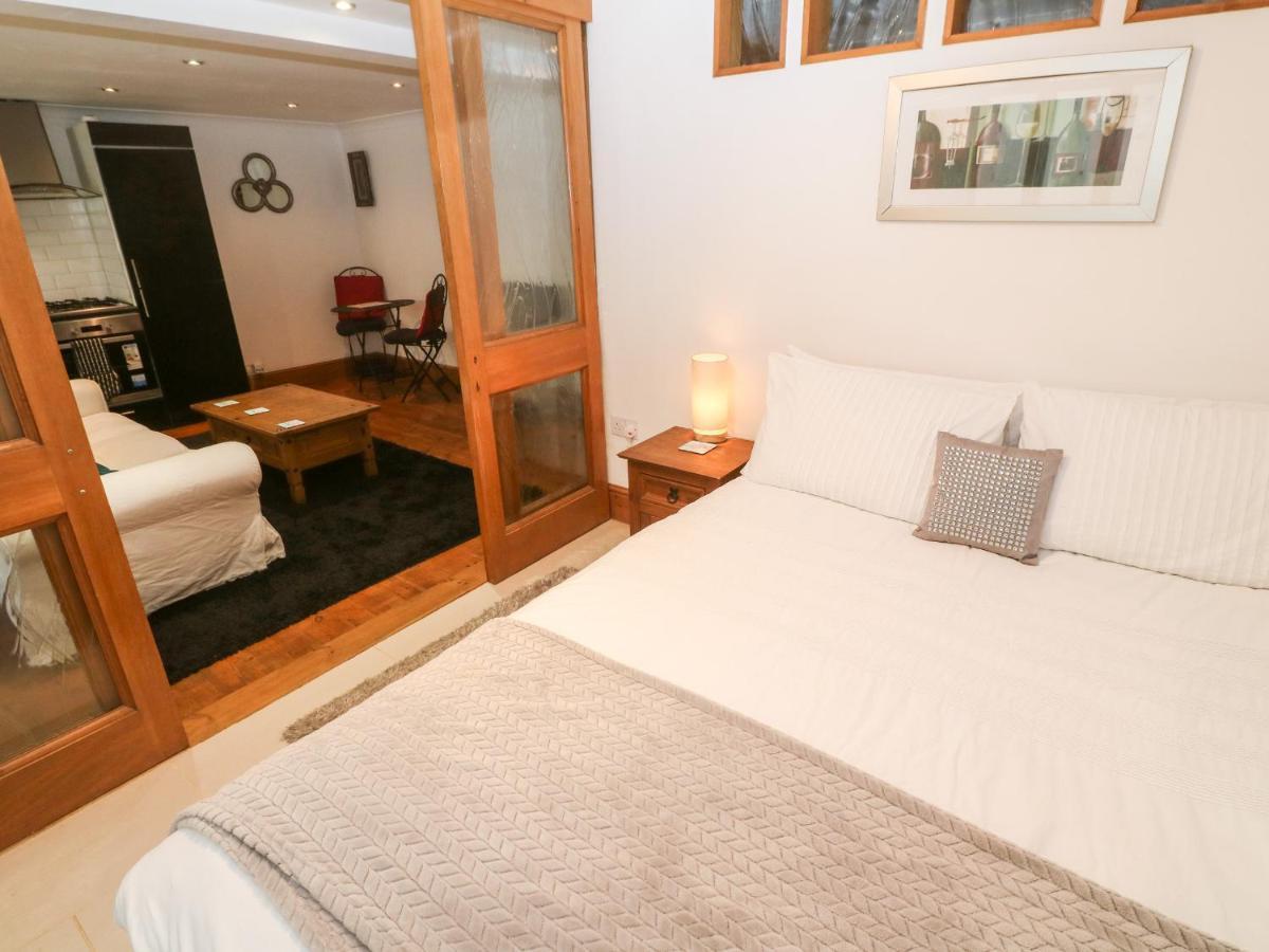 Maia House Apartment Пенрин Екстериор снимка