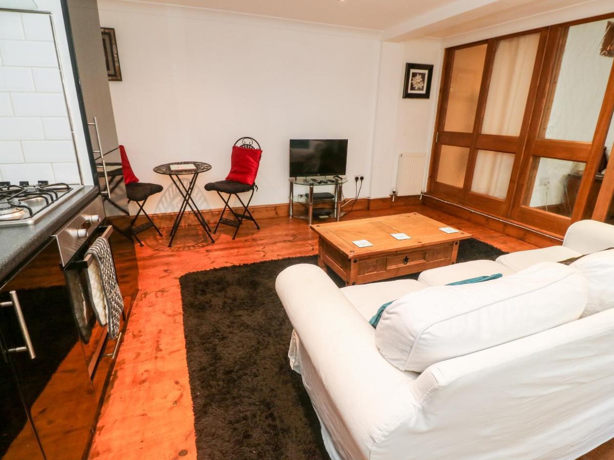 Maia House Apartment Пенрин Екстериор снимка